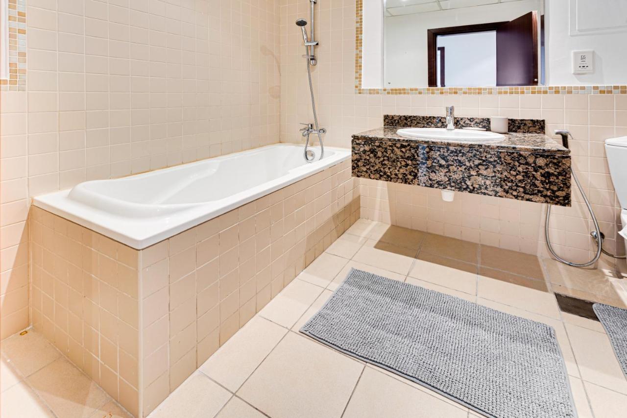 2 Bd Apartment In Bahar Jbr Dubai Esterno foto
